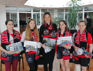 Кузбасские школьницы встретились с чемпионами клуба «Металлург» в рамках Кузбасской спортивной школьной лиги